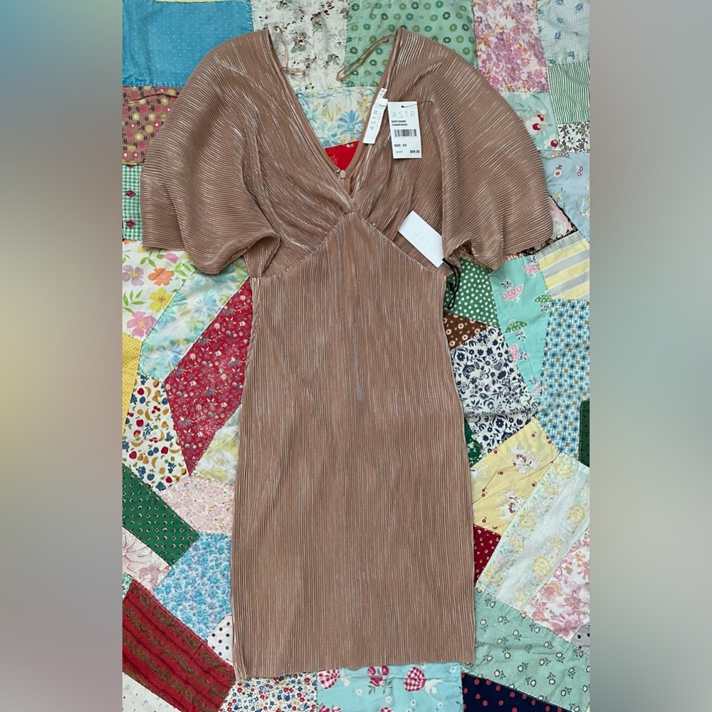 ASTR Dress Champagne Color Short Sleeve Size XS NWT